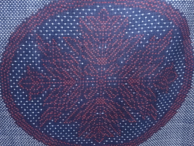 アンティーク　丸に葉模様織り出し本場泥大島紬着物(5マルキ)